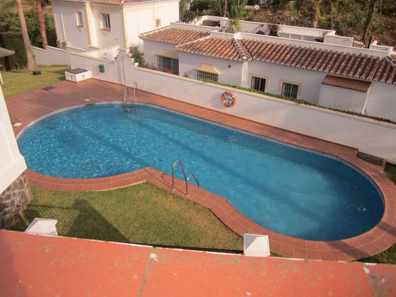 Foto 2 de Casa en alquiler en Chaparil - Torrecilla de 2 habitaciones con terraza y piscina