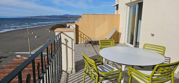 Foto 2 de Àtic en lloguer a Laguna Beach de 2 habitacions amb terrassa i piscina