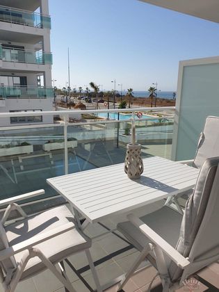 Foto 2 de Alquiler de piso en Laguna Beach de 2 habitaciones con terraza y piscina