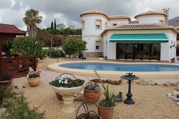 Foto 2 de Casa en venta en Beniarbeig de 3 habitaciones con terraza y piscina