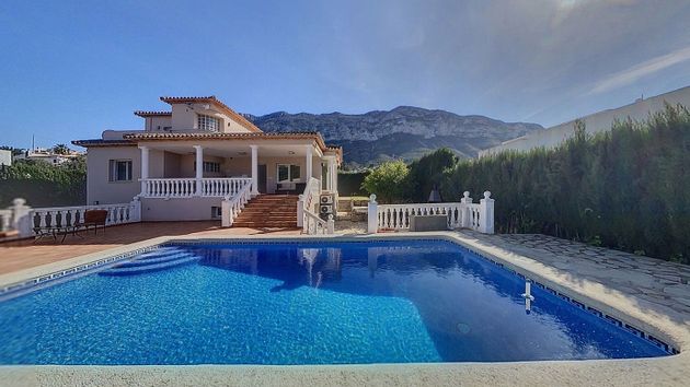 Foto 1 de Casa en venda a El Montgó de 6 habitacions amb terrassa i piscina