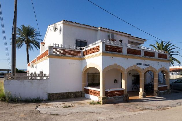 Foto 1 de Casa en venda a Les Marines/Las Marinas de 8 habitacions amb terrassa i piscina