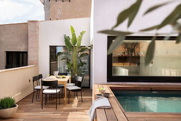 Foto 1 de Ático en alquiler en El Gòtic de 3 habitaciones con terraza y piscina