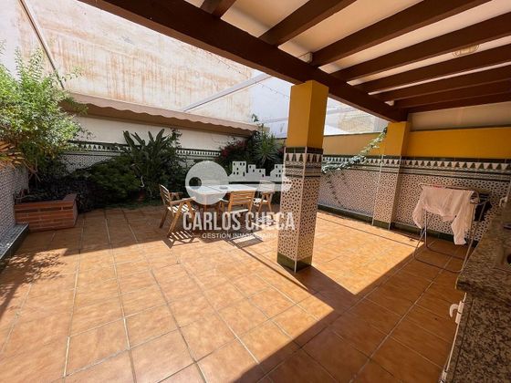 Foto 2 de Casa adossada en venda a Viña Málaga de 4 habitacions amb terrassa i garatge