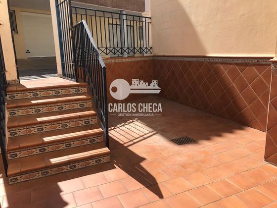 Foto 2 de Casa adosada en venta en Viña Málaga de 6 habitaciones con terraza y calefacción