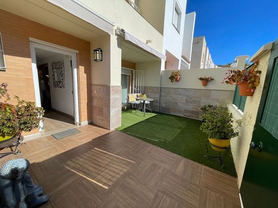 Foto 2 de Casa adossada en venda a Caleta de Vélez de 3 habitacions amb terrassa i piscina