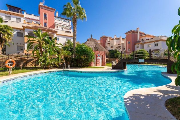 Foto 2 de Venta de piso en Caleta de Vélez de 2 habitaciones con terraza y piscina
