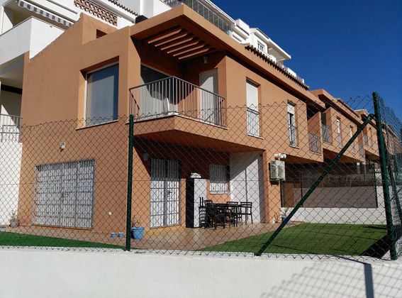 Foto 1 de Venta de dúplex en Caleta de Vélez de 2 habitaciones con terraza y piscina