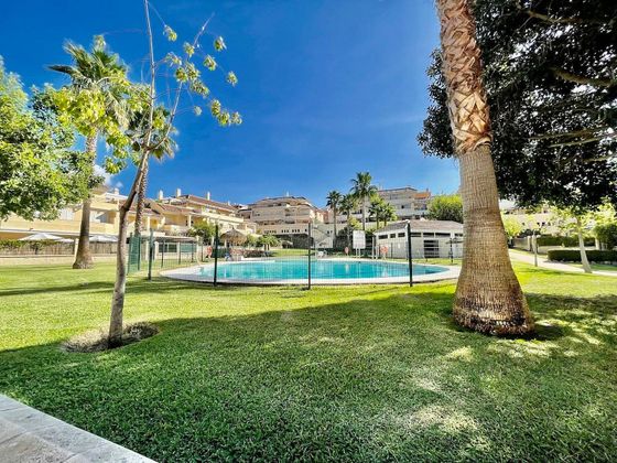 Foto 2 de Pis en venda a Caleta de Vélez de 3 habitacions amb terrassa i piscina