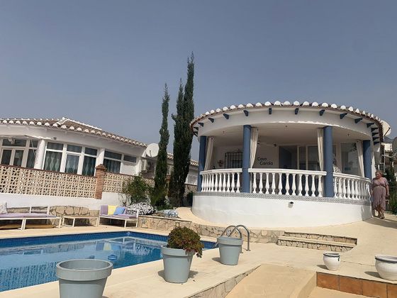 Foto 2 de Chalet en venta en Alcaucín de 3 habitaciones con terraza y piscina