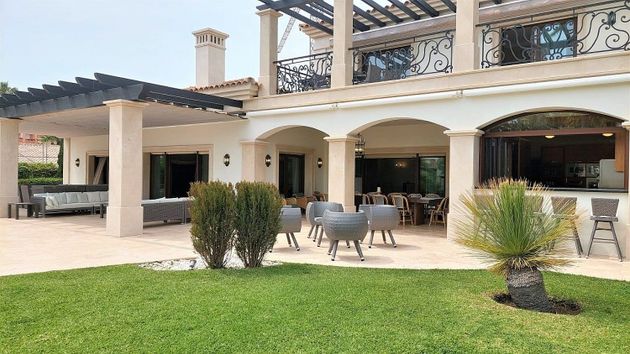 Foto 2 de Chalet en alquiler en Los Monteros - Bahía de Marbella de 6 habitaciones con terraza y piscina
