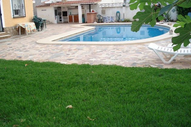 Foto 1 de Alquiler de chalet en El Montgó de 4 habitaciones con terraza y piscina
