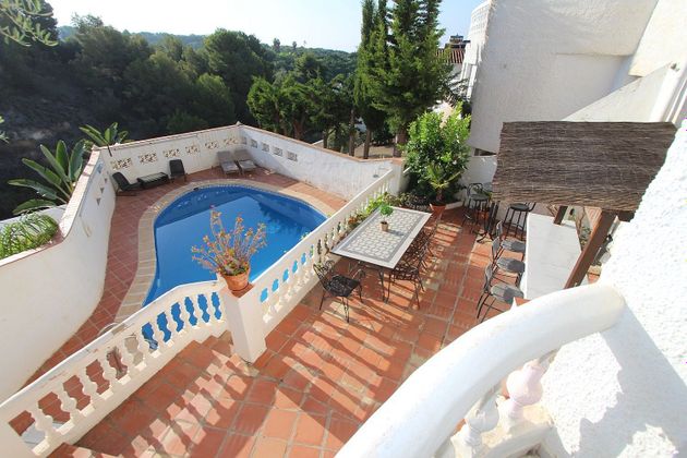 Foto 1 de Chalet en venta en avenida Chimenea de 4 habitaciones con terraza y piscina