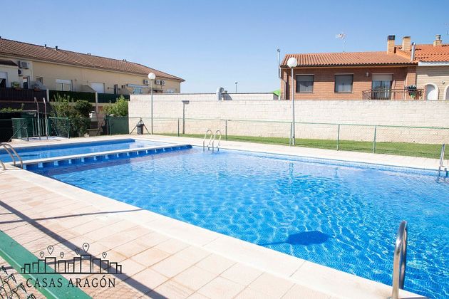 Foto 2 de Casa en venda a calle Monasterio de Siresa de 3 habitacions amb terrassa i piscina