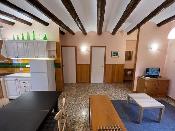 Foto 1 de Alquiler de piso en Camarasa de 2 habitaciones con muebles y balcón