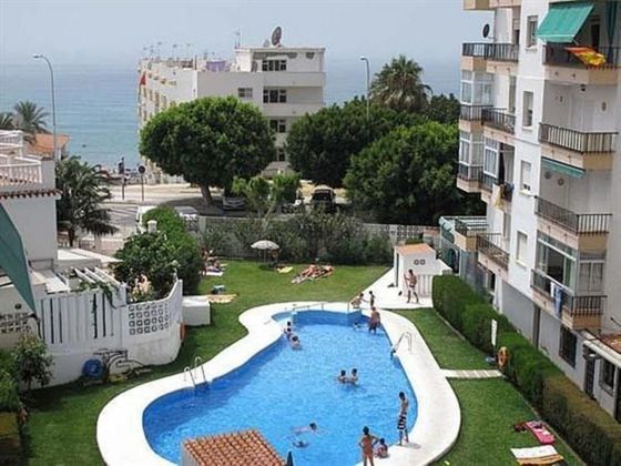 Foto 1 de Pis en lloguer a Chaparil - Torrecilla de 2 habitacions amb terrassa i piscina
