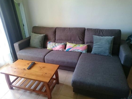 Foto 2 de Piso en alquiler en Chaparil - Torrecilla de 2 habitaciones con terraza y muebles