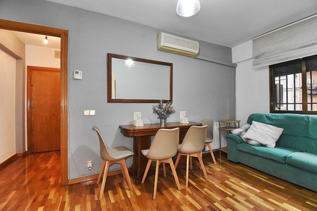 Foto 2 de Venta de piso en Pradolongo de 2 habitaciones con aire acondicionado y calefacción