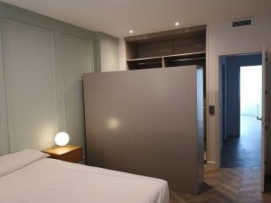 Foto 1 de Pis en lloguer a Universidad - Malasaña de 3 habitacions amb terrassa i mobles