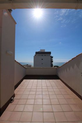 Foto 2 de Venta de dúplex en Malgrat de Mar de 2 habitaciones con terraza y garaje