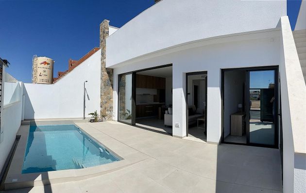 Foto 1 de Casa adossada en venda a La Dorada - Rame de 3 habitacions amb terrassa i piscina