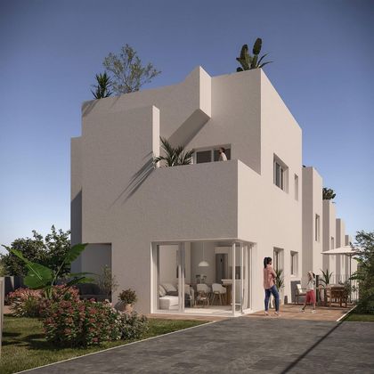 Foto 1 de Casa en venda a Monforte del Cid de 3 habitacions amb terrassa i piscina