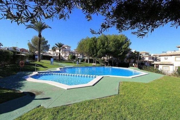 Foto 1 de Venta de ático en San Miguel de Salinas de 2 habitaciones con terraza y piscina