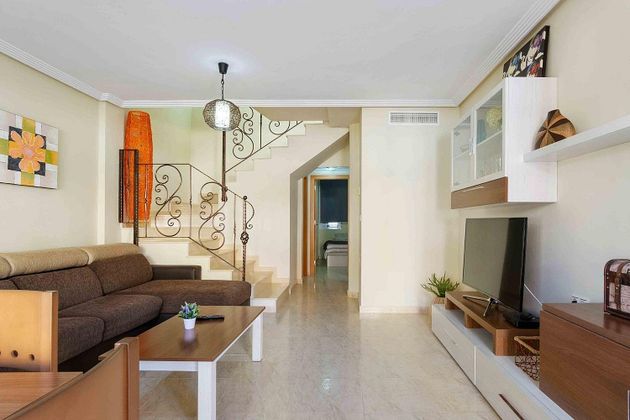 Foto 1 de Casa en venda a Villamartín de 3 habitacions amb terrassa i piscina