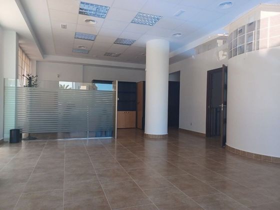 Foto 1 de Oficina en venda a San Luis de Sabinillas de 240 m²