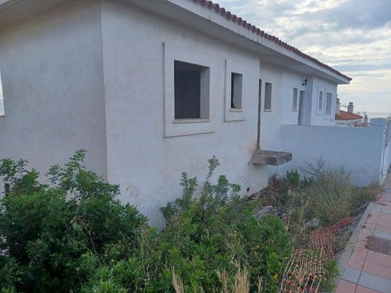 Foto 2 de Casa rural en venta en Alcorrín de 4 habitaciones con terraza y piscina