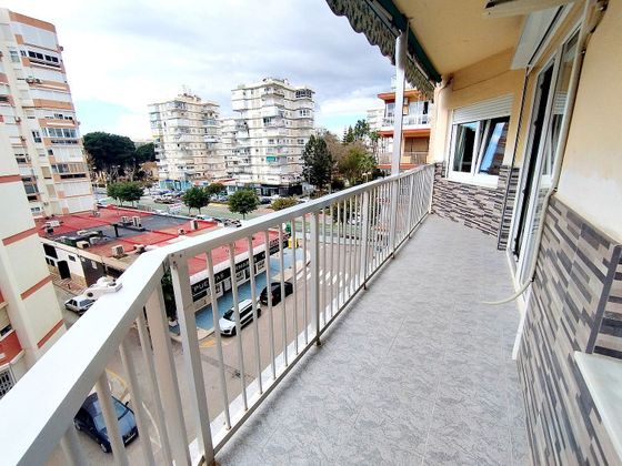 Foto 2 de Pis en lloguer a Paseo Marítimo de Levante de 2 habitacions amb terrassa i mobles