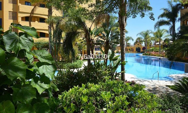 Foto 2 de Pis en venda a Nueva Alcántara de 2 habitacions amb piscina i jardí