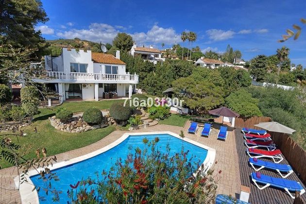 Foto 1 de Venta de chalet en Estepona Oeste - Valle Romano - Bahía Dorada de 5 habitaciones con terraza y piscina