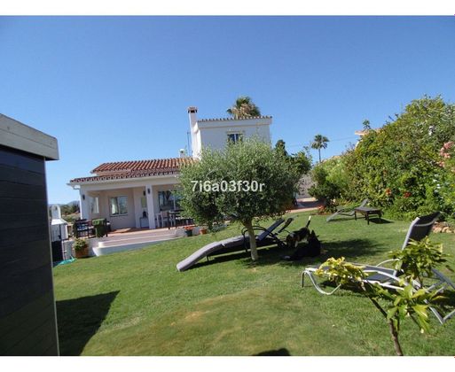 Foto 2 de Xalet en venda a Guadalmina de 5 habitacions amb terrassa i garatge