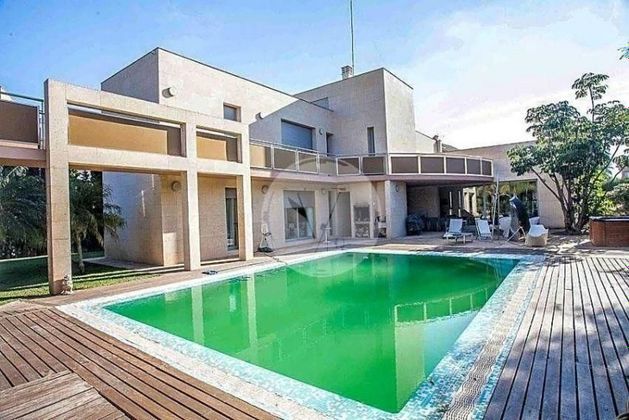 Foto 2 de Casa en venda a Campolivar de 3 habitacions amb terrassa i piscina