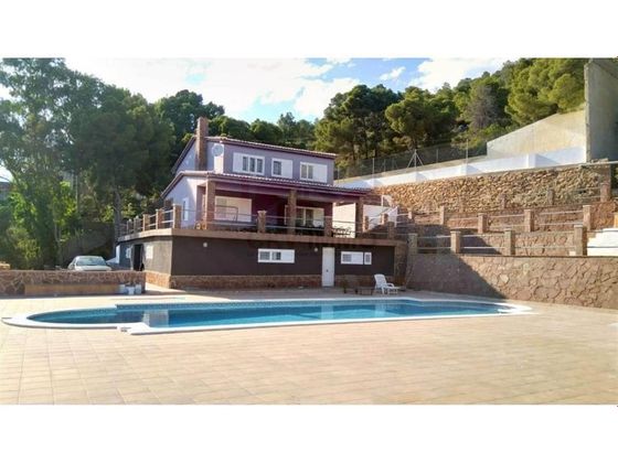Foto 2 de Venta de chalet en Los Monasterios-Alfinach de 4 habitaciones con terraza y piscina