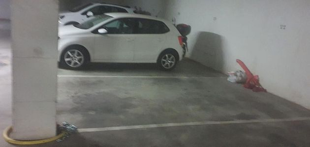 Foto 2 de Garaje en alquiler en plaza De la Pau de 24 m²