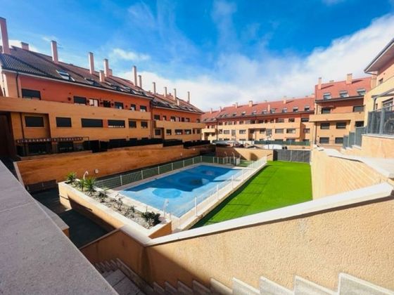 Foto 1 de Dúplex en venda a calle Del Palacio de 4 habitacions amb piscina i garatge