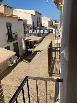 Foto 1 de Venta de dúplex en Alicante de 2 habitaciones con terraza y balcón