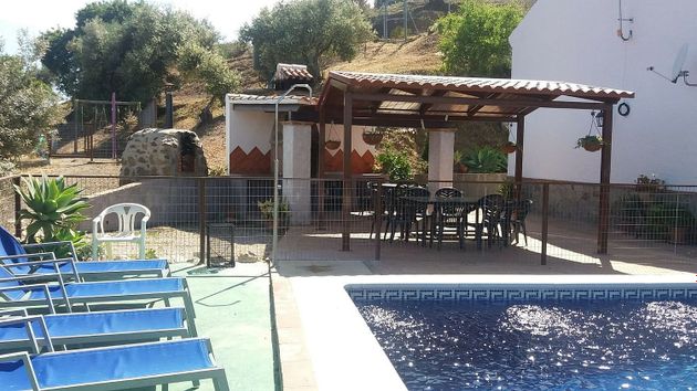 Foto 1 de Casa en venda a Comares de 6 habitacions amb terrassa i piscina