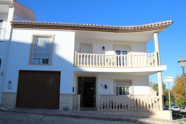 Foto 2 de Casa en venda a Colmenar de 4 habitacions amb terrassa i balcó