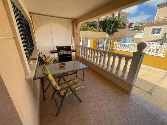 Foto 2 de Venta de casa en San Miguel de Salinas de 3 habitaciones con terraza y piscina