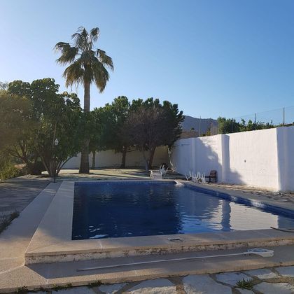 Foto 2 de Venta de casa en Villajoyosa ciudad de 3 habitaciones con piscina