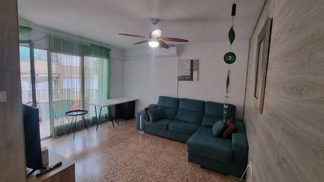 Foto 2 de Piso en venta en calle Mallorca de 2 habitaciones con balcón y aire acondicionado