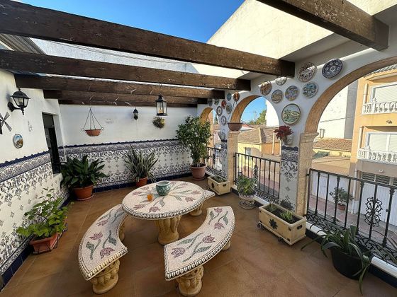Foto 2 de Venta de casa adosada en calle Rojales de 4 habitaciones con terraza y balcón