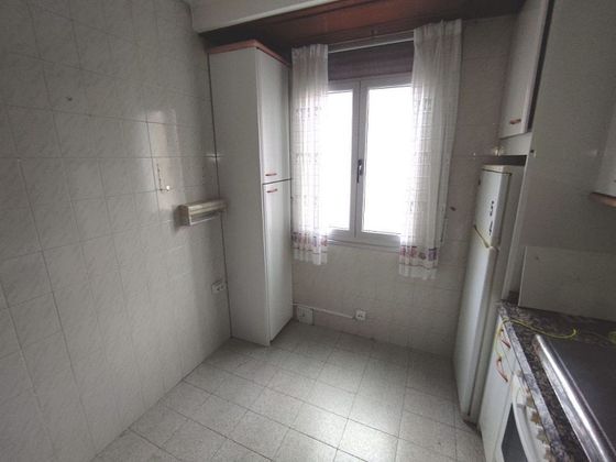 Foto 2 de Piso en venta en Uretamendi de 2 habitaciones con balcón y ascensor