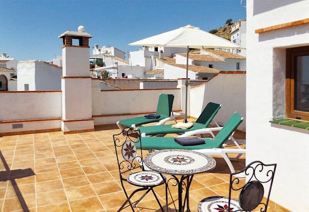 Foto 1 de Venta de chalet en calle Granada de 3 habitaciones con terraza y piscina