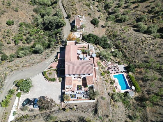 Foto 2 de Casa rural en venda a calle Lugar la Zapatera de 8 habitacions amb terrassa i piscina