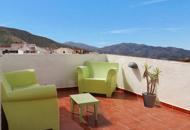 Foto 2 de Casa en venda a calle Peña de 3 habitacions amb terrassa i balcó