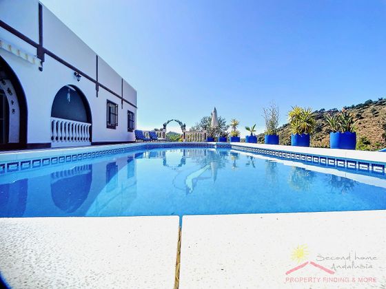 Foto 2 de Casa en venda a calle De Cuesta Bravo de 4 habitacions amb terrassa i piscina